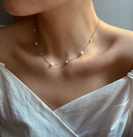 Delicate Pearl Choker Necklace